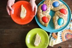 Fiesta Baking/Pizza Tray -Fiesta Shop EasterBread2